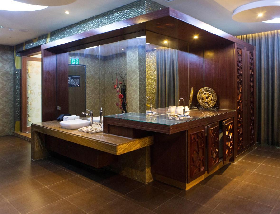 All-Ur Boutique Motel - Taichung Branch Ngoại thất bức ảnh