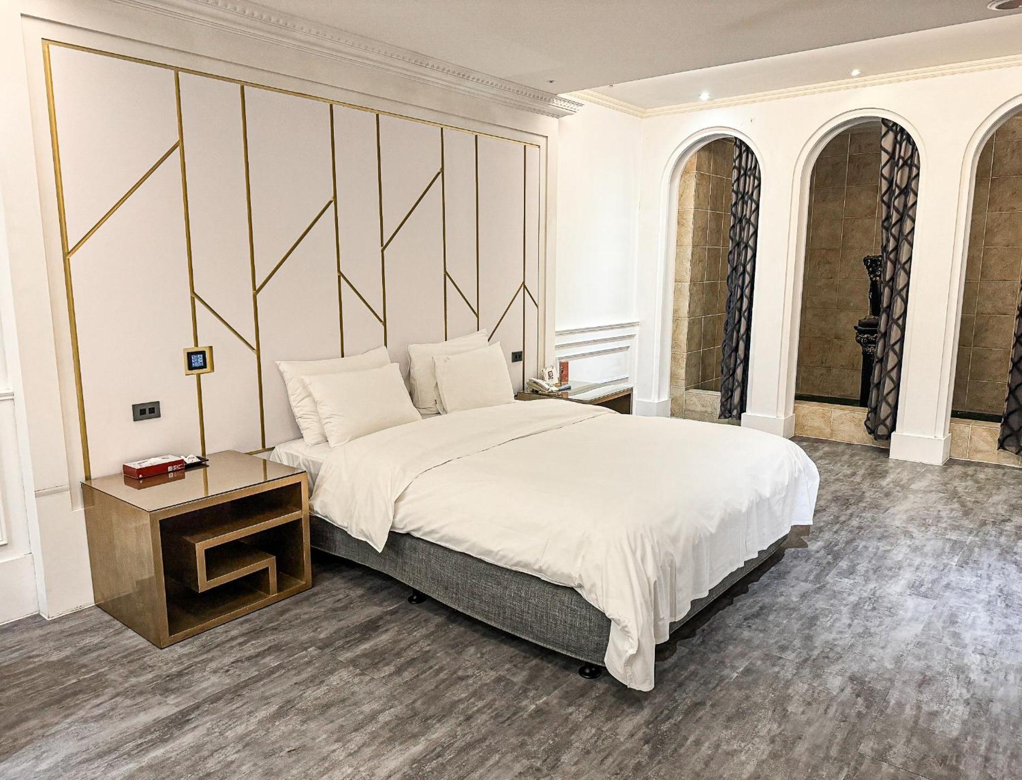 All-Ur Boutique Motel - Taichung Branch Ngoại thất bức ảnh