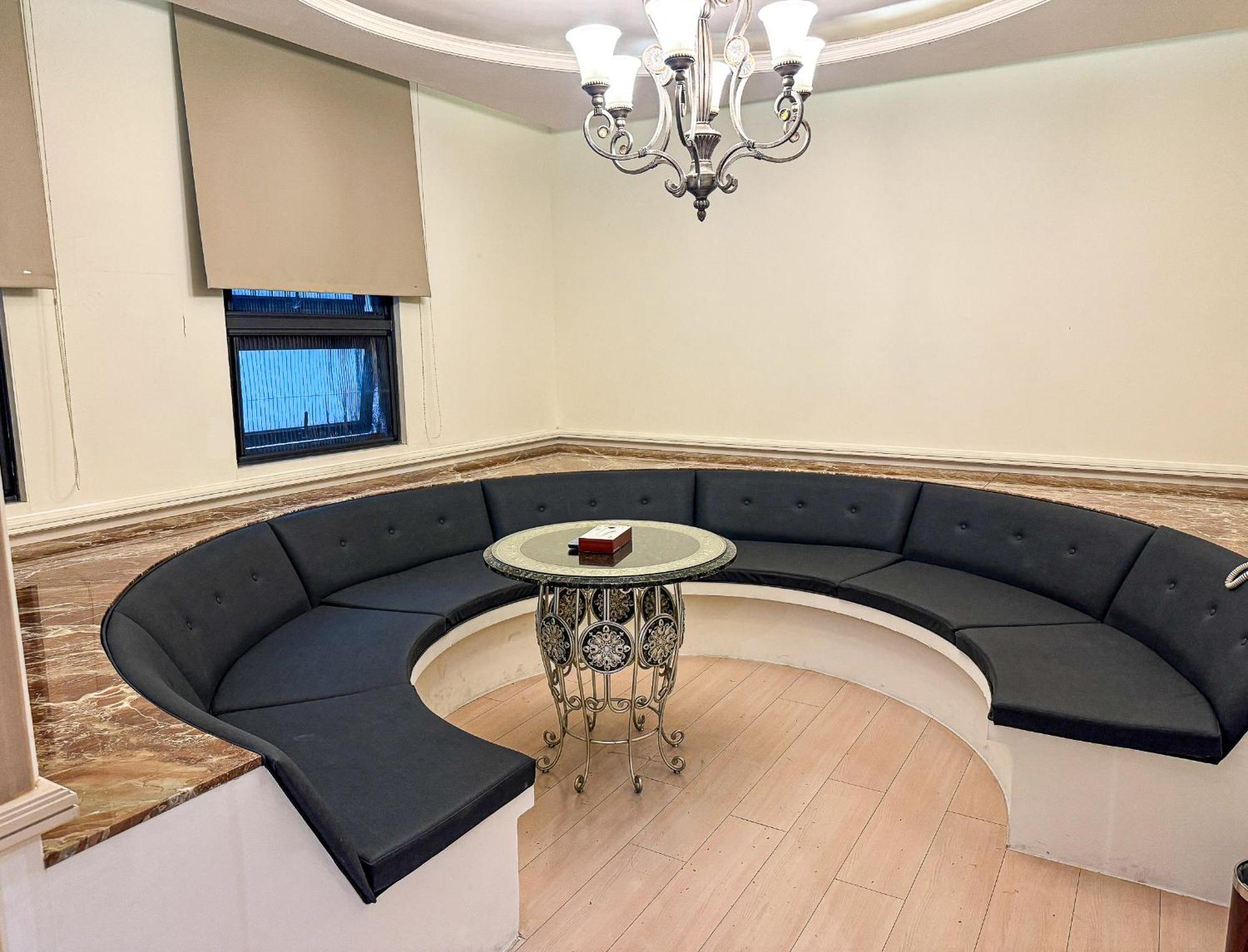 All-Ur Boutique Motel - Taichung Branch Ngoại thất bức ảnh