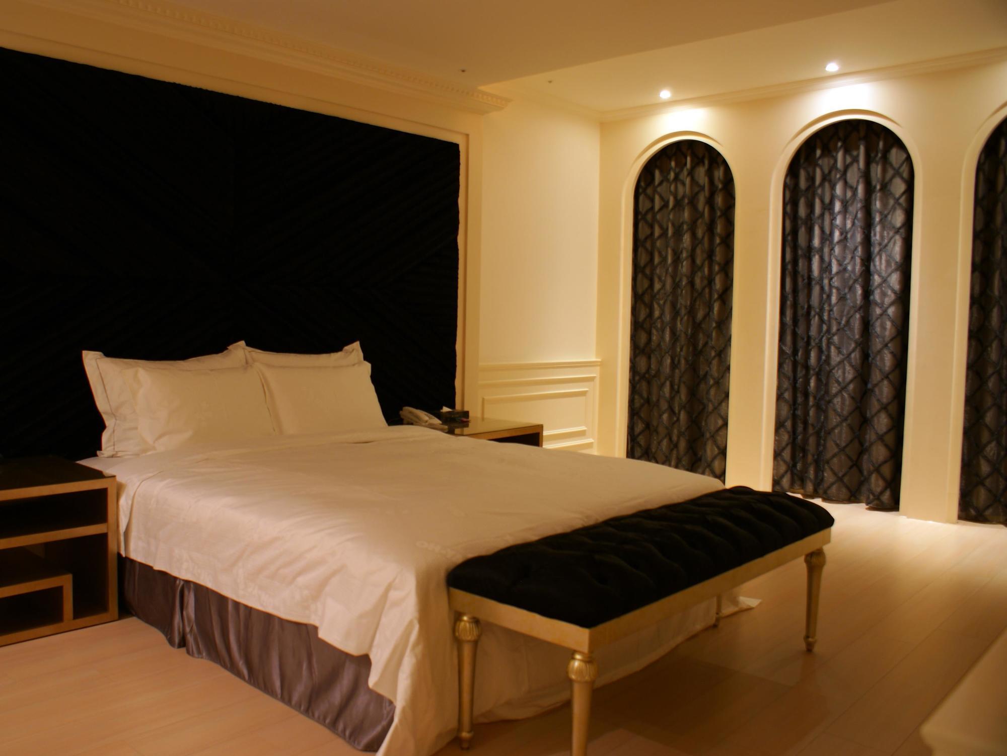 All-Ur Boutique Motel - Taichung Branch Ngoại thất bức ảnh