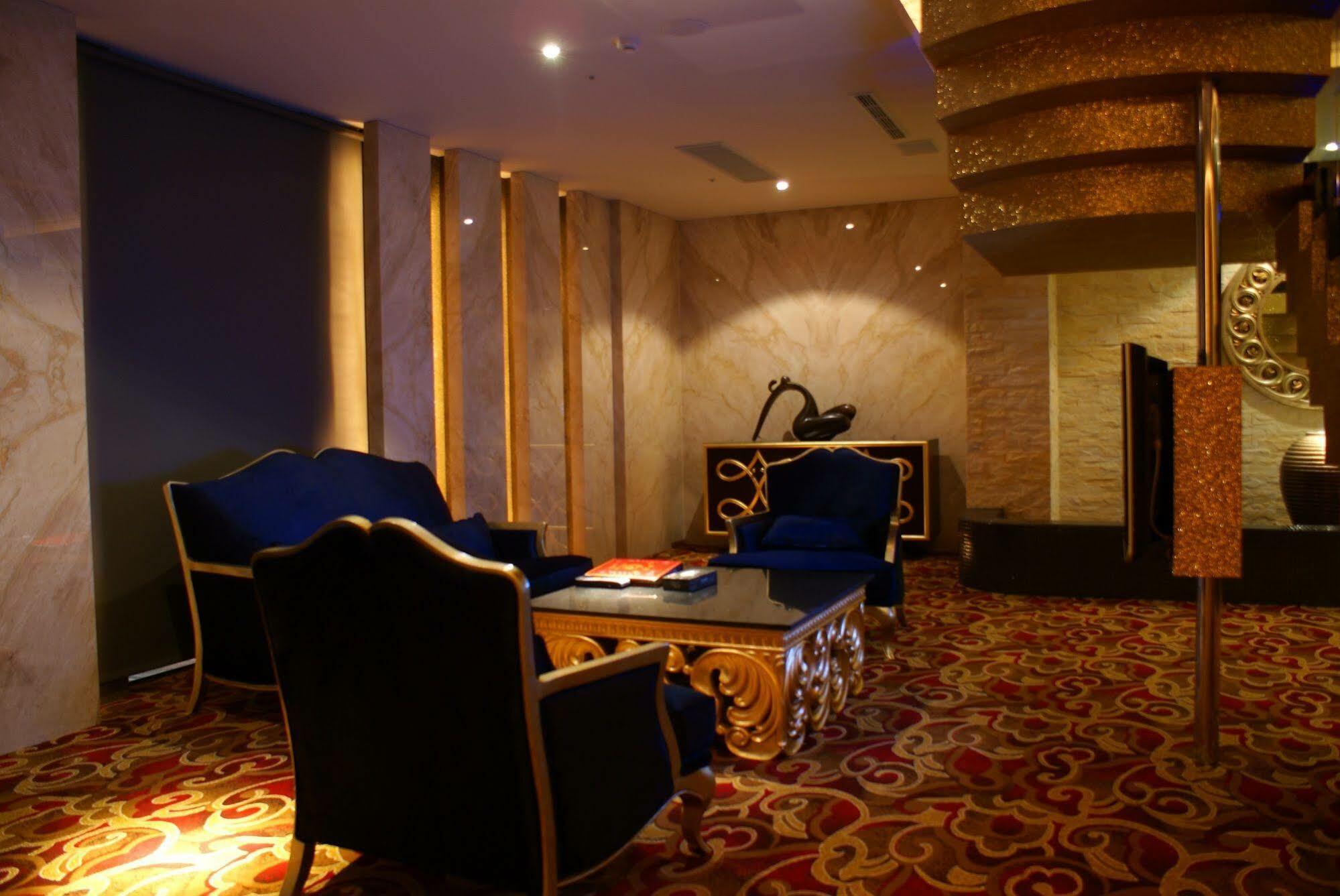 All-Ur Boutique Motel - Taichung Branch Ngoại thất bức ảnh