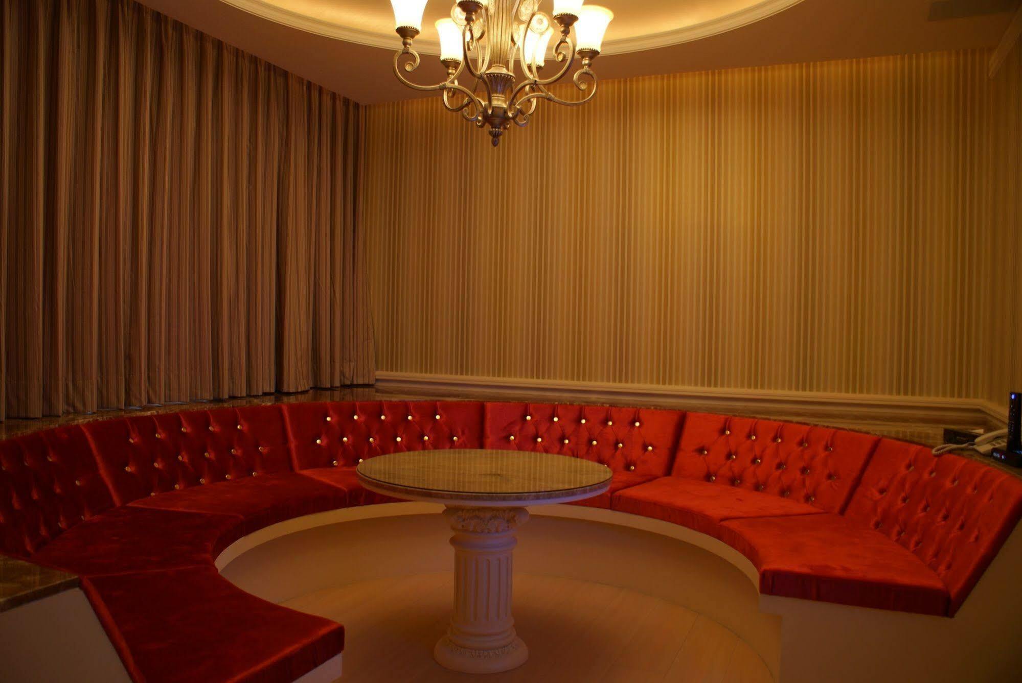 All-Ur Boutique Motel - Taichung Branch Ngoại thất bức ảnh