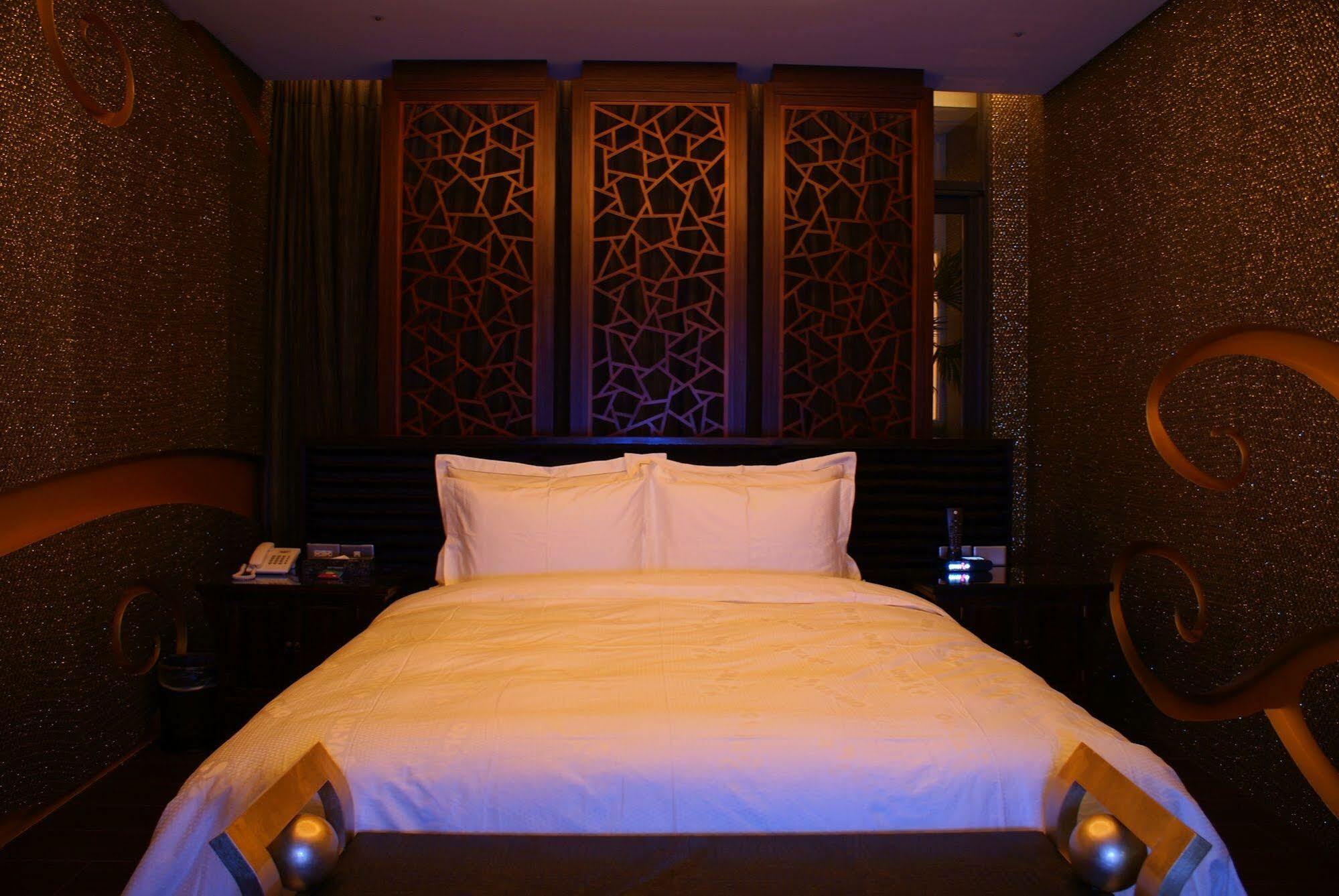 All-Ur Boutique Motel - Taichung Branch Ngoại thất bức ảnh