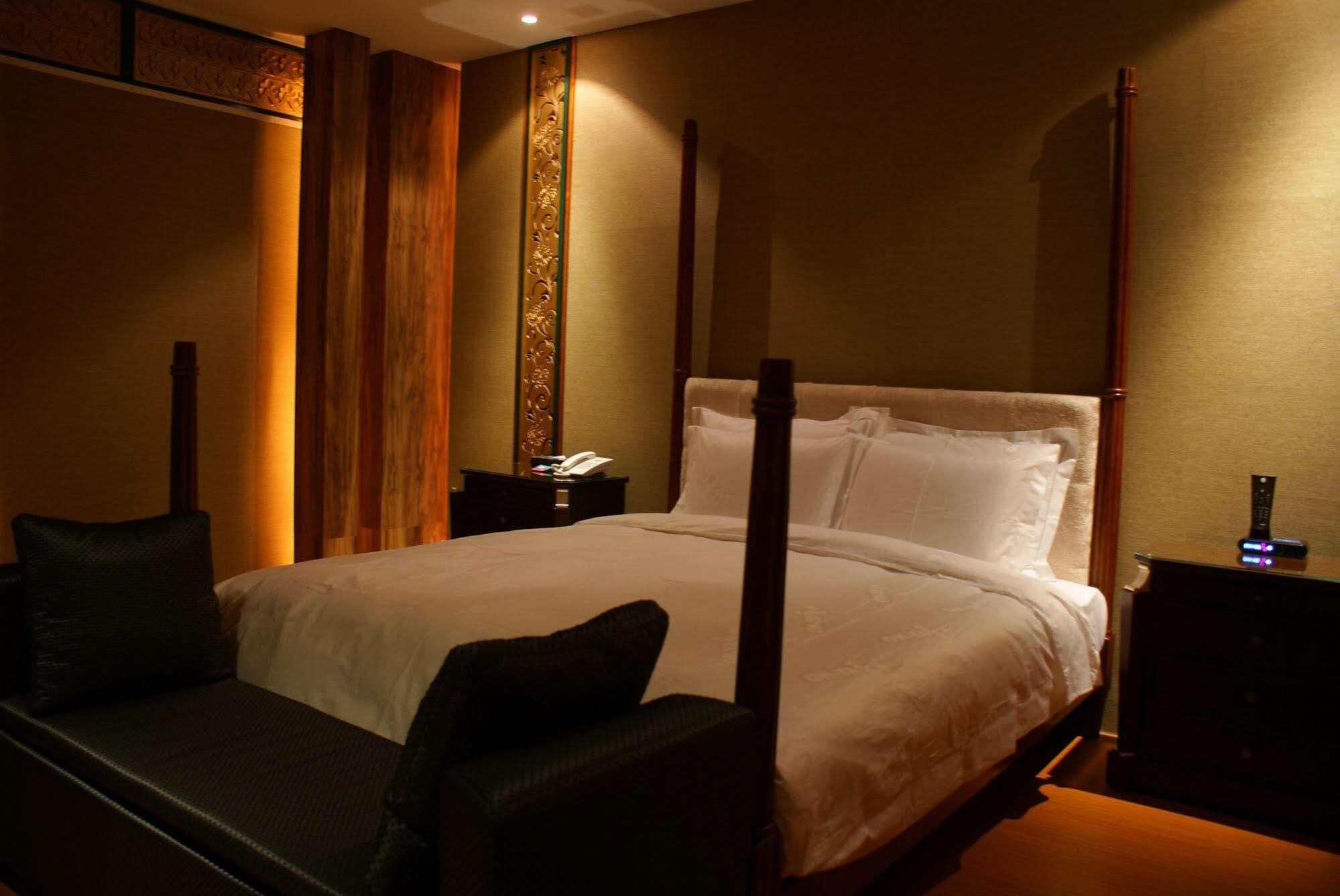 All-Ur Boutique Motel - Taichung Branch Ngoại thất bức ảnh